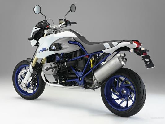 HP2 MEGAMOTO Driving Pleasure