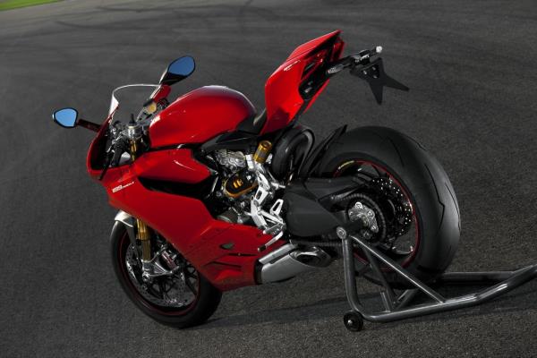 DUCATI 1199 Panigale S  Design Made in Italy